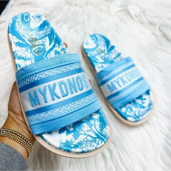 Blue knit graphic sandal - Picture 2 of 6
